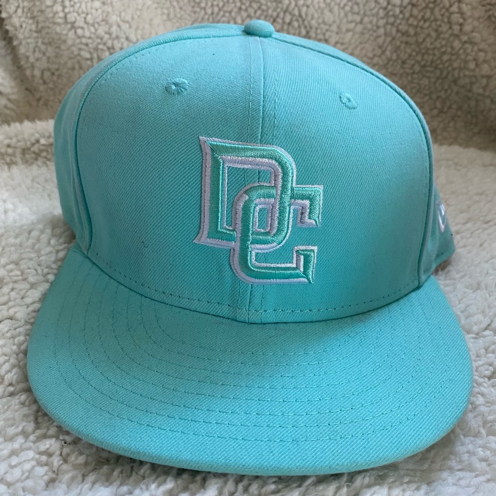 DC Logo Aqua Baseball Cap - New Era size 7 1/2